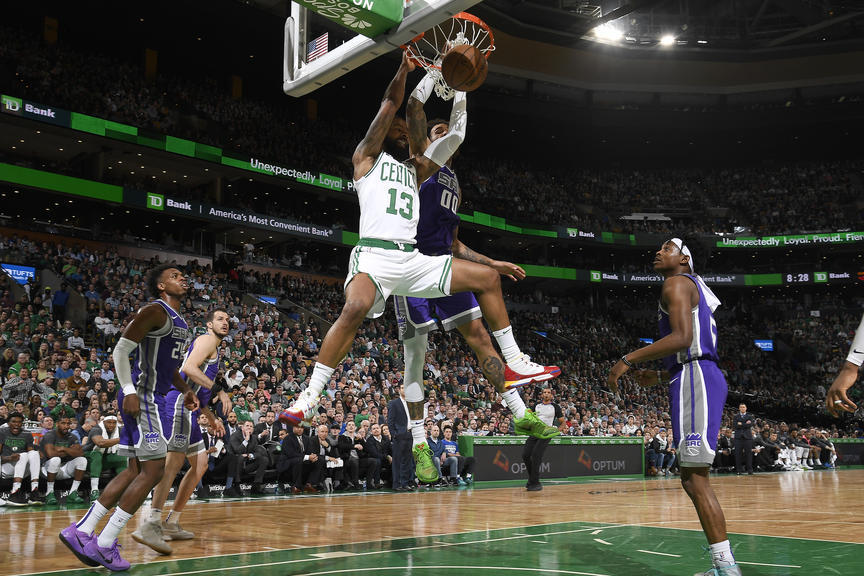 Kyrie Irving lập triple-double giúp Celtics vượt khó trong ngày Kings thăng hoa